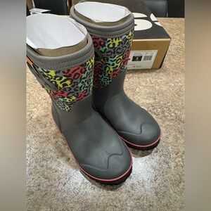 New BOGS Kids Grasp Leopard Winter Boots | Size 3 | Waterproof